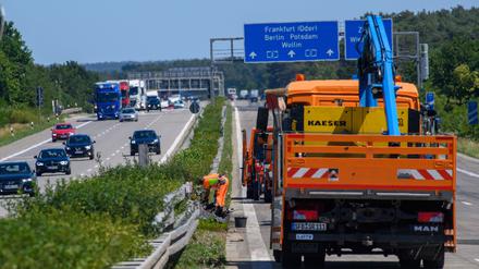 Autofahrer Richtung Berlin werden gebeten, die Unfallstelle weiträumig zu umfahren.