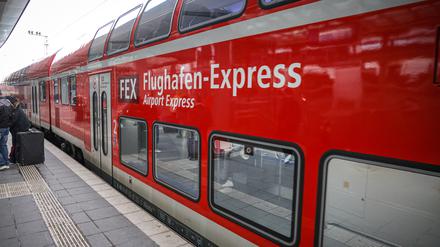 Bahnhof Berlin Ostkreuz, Flughafen-Express FEX.