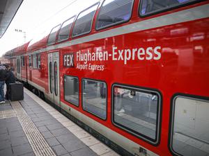 Bahnhof Berlin Ostkreuz, Flughafen-Express FEX.