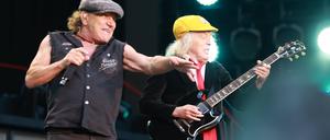 AC/DC-Sänger Brian Johnson und Leadgitarrist Angus Young standen am Montagabend auf der Bühne im Olympiastadion.