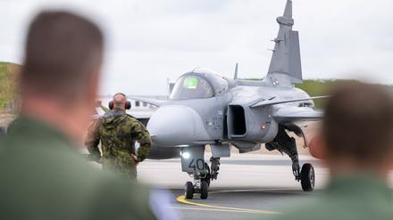 Gern genutzte Basis für Verbündete: Vom Flughafen Keflavík nahe der Hauptstadt Reykjavík starten im Mai tschechische Kampfflieger. 