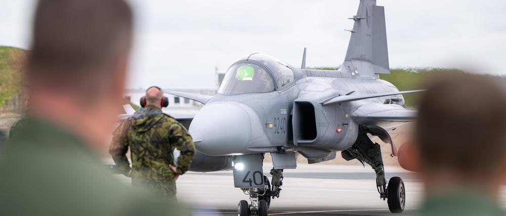 Gern genutzte Basis für Verbündete: Vom Flughafen Keflavík nahe der Hauptstadt Reykjavík starten im Mai tschechische Kampfflieger. 