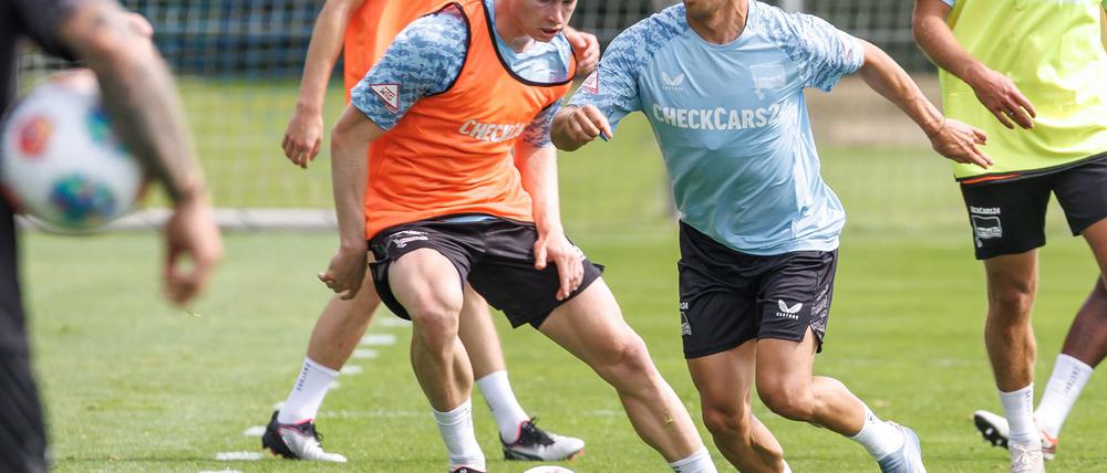 Julian Eitschberger (l.) will sich bei Hertha durchbeißen