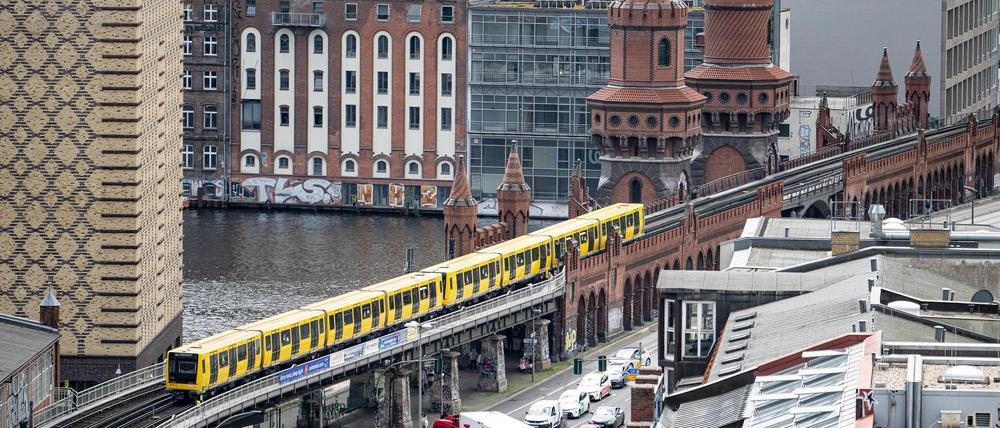 Infolge der HItze fahren die Züge der U1 und U3 zwischen Warschauer Straße und Wittenbergplatz derzeit in etwas geringerer Taktung. (Archivbild)