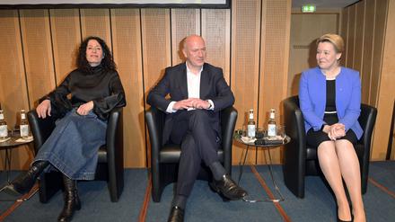 Bettina Jarasch (links) und Franziska Giffey können Kai Wegner bisher nicht gefährlich werden. 