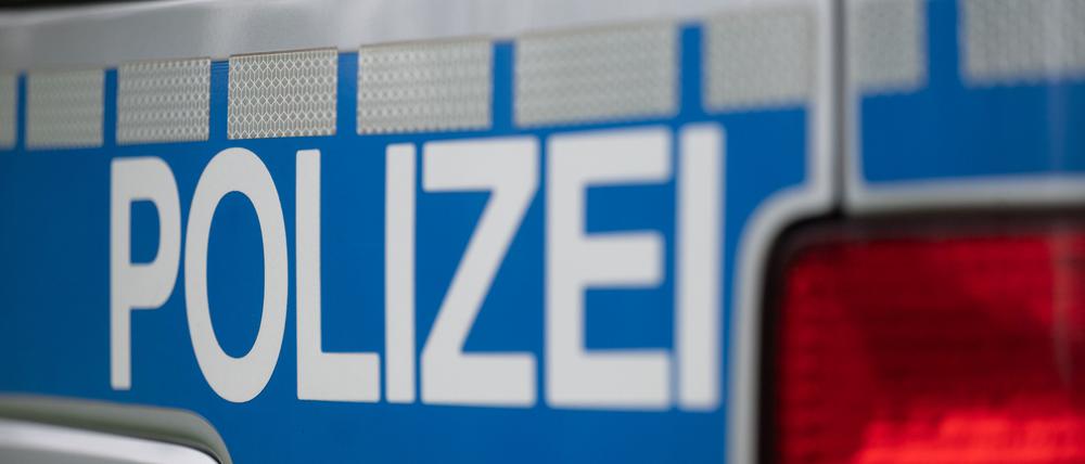 Die Polizei stellte Am Schlaatz ein in Berlin gestohlenes Fahrzeug sicher.