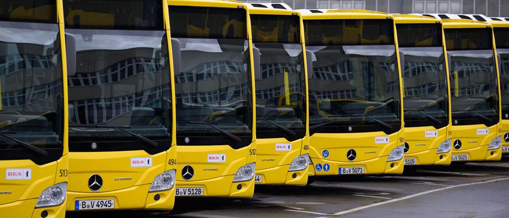 Mehr Platz für Busse: Die Berliner Verkehrsbetriebe wollen mehr Betriebshöfe für die eigene Flotte errichten. (Archivbild)