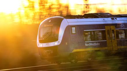 Fällt an heißen Tagen die Klimaanlage im Zug aus, sollte umgehend das Zugpersonal kontaktiert werden.