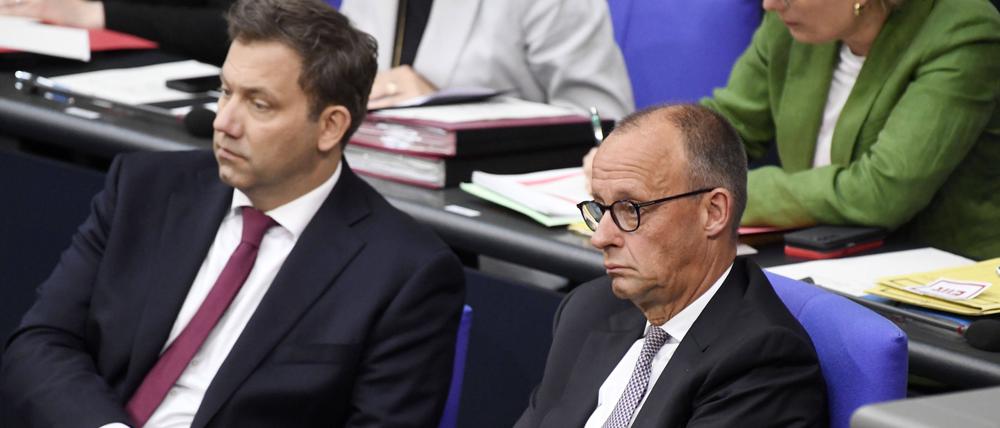Freude sieht anders aus: Kanzler Friedrich Merz (r.) und Finanzminister Lars Klingbeil.