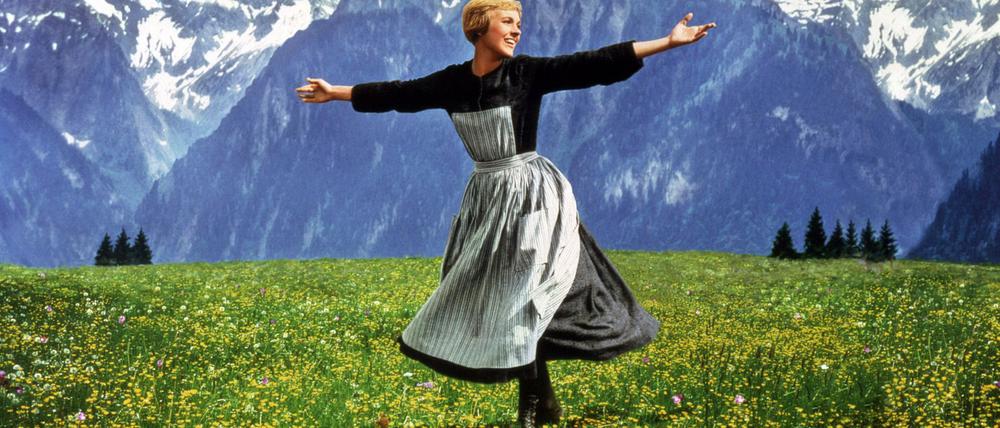 Die berühmte Szene aus „The Sound of Music“ („Meine Lieder, meine Träume“) mit Julie Andrews auf einer Alpenwiese.