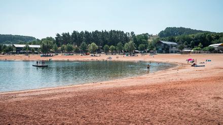 Erneut greift ein Wels einen Schwimmer in der Region an.