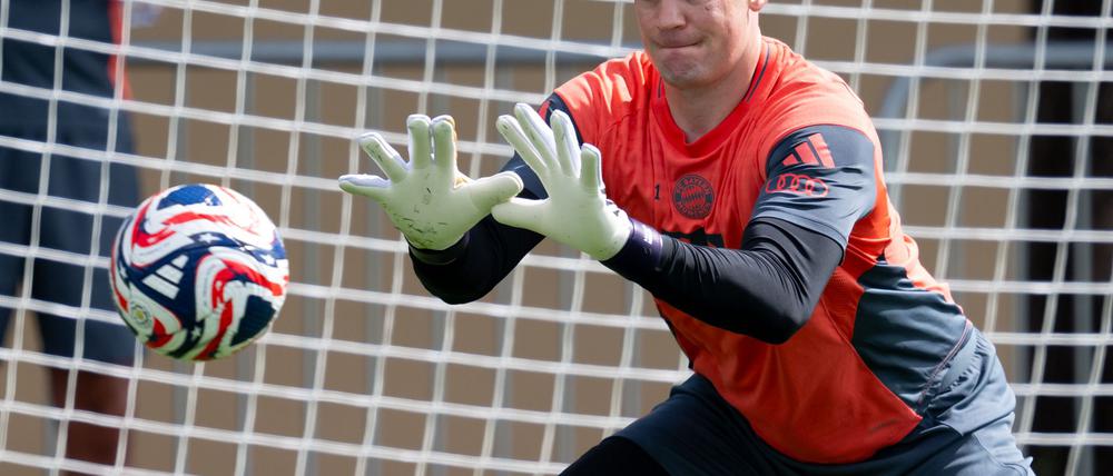 Voller Fokus auf den Ball und Paris Saint-Germain: Manuel Neuer.