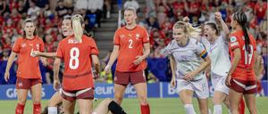 Norwegens Ada Hegerberg (in weiß) erzielte kurz nach der Pause den Ausgleichstreffer.