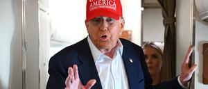 US President Donald Trump speaks with the press on board Air Force One as he travels from Ochopee, Florida to Joint Base Andrews, Maryland on July 1, 2025. President Trump visited a migrant detention center in a reptile-infested Florida swamp dubbed "Alligator Alcatraz." Trump will attend the opening of the 5,000-bed facility -- located at an abandoned airfield in the Everglades wetlands -- part of his expansion of deportations of undocumented migrants, his spokeswoman said. (Photo by ANDREW CABALLERO-REYNOLDS / AFP)