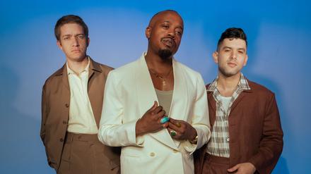Die amerikanische Soulband Duran Jones & The Indications blüht auf ihrem neuen Album „Flowers“ auf.