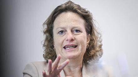 Aletta von Massenbach, Vorsitzende der BER-Geschäftsführung, spricht bei einem Medientermin im Haus der Luftfahrt zur aktuellen Entwicklung des Hauptstadtflughafens BER im ersten Halbjahr.