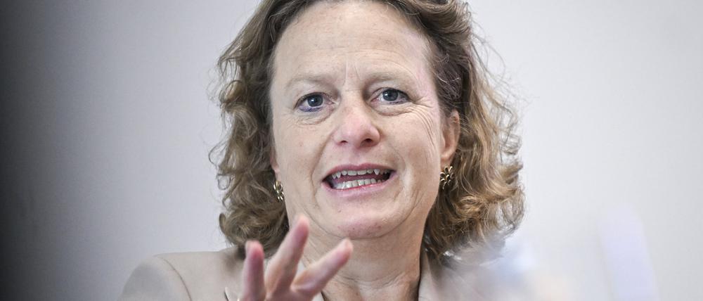 Aletta von Massenbach, Vorsitzende der BER-Geschäftsführung, spricht bei einem Medientermin im Haus der Luftfahrt zur aktuellen Entwicklung des Hauptstadtflughafens BER im ersten Halbjahr.
