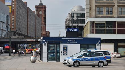 Die Polizeiwache auf dem Alexanderplatz in Berlin-Mitte, aufgenommen am 20. Juli 2020.