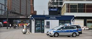 Die Polizeiwache auf dem Alexanderplatz in Berlin-Mitte, aufgenommen am 20. Juli 2020.