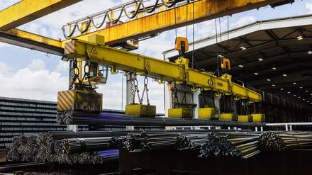 Die europäische Stahlindustrie hofft auf eine Einigung im Zollstreit. (Archivbild)