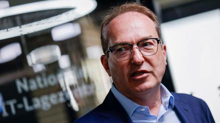Das BSI soll laut Dobrindt mit mehr Geld ausgestattet werden, um die Cyber-Sicherheit zu stärken.