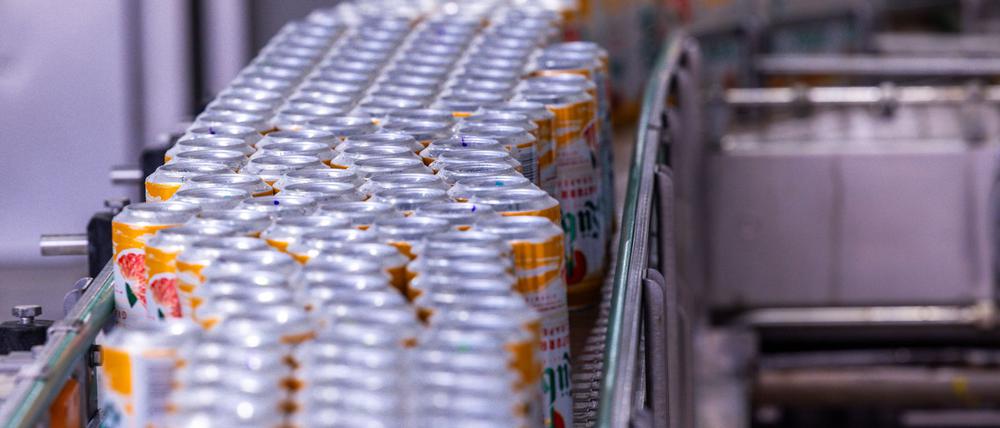 Dosenbier wird wieder häufiger gekauft. (Archivbild)