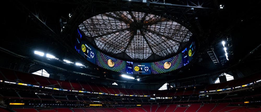 Dach zu: Im imposanten - und vor allem - klimatisierten Stadion von Atlanta kämpfen die Bayern gegen Paris um den Einzug ins WM-Halbfinale.