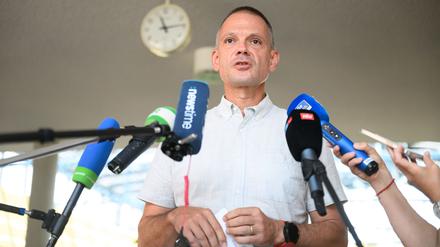 Der Großbrand in der Gohrischheide ist weiter nicht unter Kontrolle