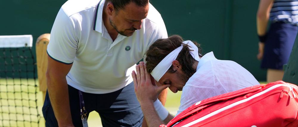 Stefanos Tsitsipas musste in Wimbledon aufgeben.