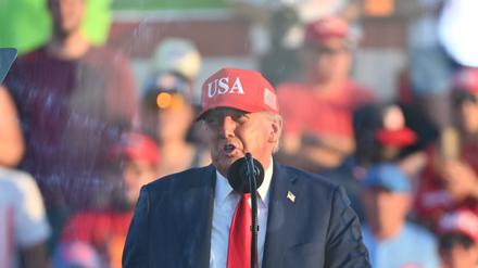 US-Präsident Donald Trump spricht auf einer Amerika250-Kundgebung in Des Moines.