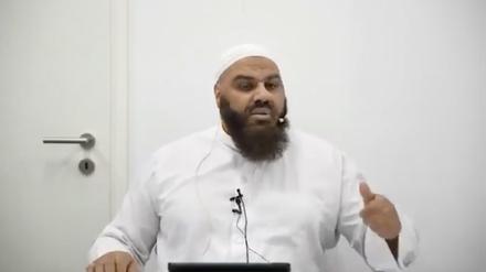 Abul Baraa warnt vor der „Fitna der Frauen“.