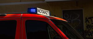 Polizei und Rettungskräfte wurden in der Nacht zu einem Berliner Club gerufen. (Symbolbild)