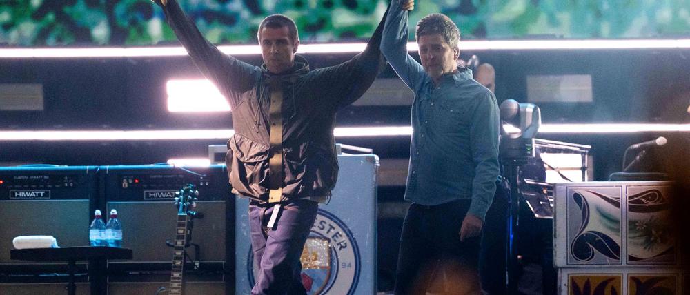 Endlich vereint: Liam und Noel Gallagher auf der Bühne.