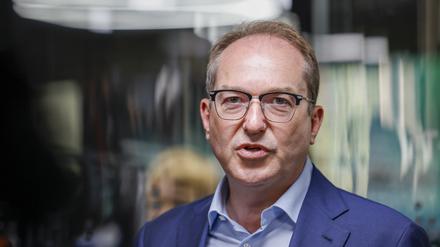 Alexander Dobrindt (CSU), Bundesminister des Innern der Bundesrepublik Deutschland, besucht das IT-Lagezentrum im Bundesamt für Sicherheit in der Informationstechnik (Symbolbild).
