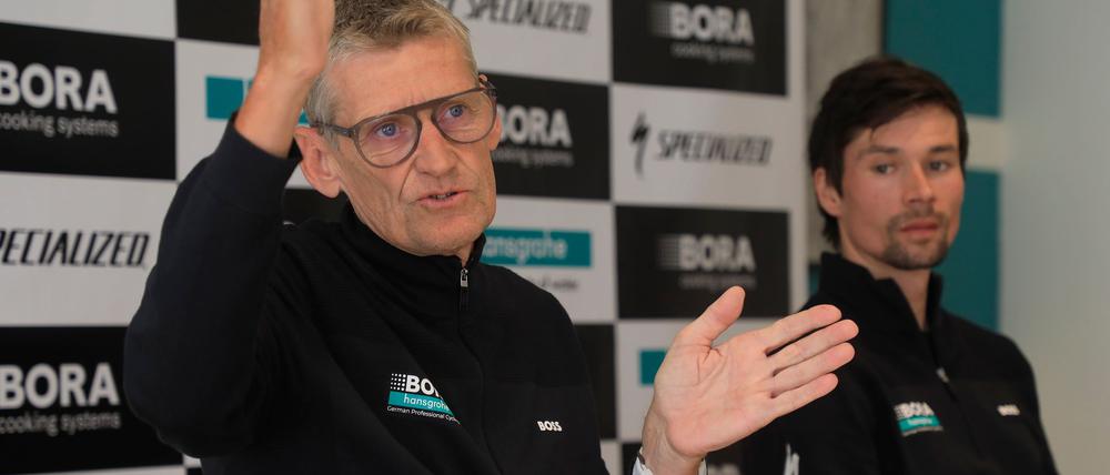 Für Rolf Aldag ist wichtig, dass seine Fahrer sturzfrei durch die Tour kommen.