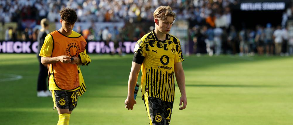 MetLife Stadium, East Rutherford, New Jersey, 5. Juli 2025:
Daniel Svensson vom BVB läuft niedergeschlagen über den Platz.