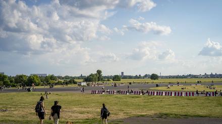 Das Tempelhofer Feld ist seit 2008 die offizielle Bezeichnung des heute als Park und Freizeitfläche genutzten Geländes des ehemaligen Flughafens Tempelhof in Berlin.