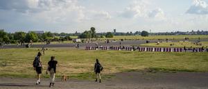 Das Tempelhofer Feld ist seit 2008 die offizielle Bezeichnung des heute als Park und Freizeitfläche genutzten Geländes des ehemaligen Flughafens Tempelhof in Berlin.