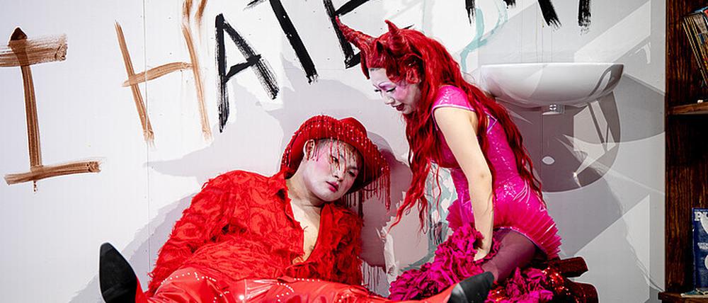 Joanbo He und Sion Yoo in "Don Giovanni" an der UdK Berlin, Credit: Daniel Nartschick