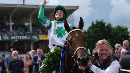 Nina Baltromei gewinnt auf Hochkönig als erste Frau das Deutsche Derby.