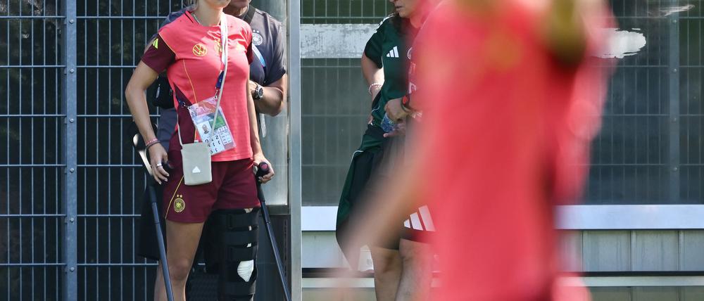 Nur noch Zaungast: DFB-Kapitänin Giulia Gwinn.