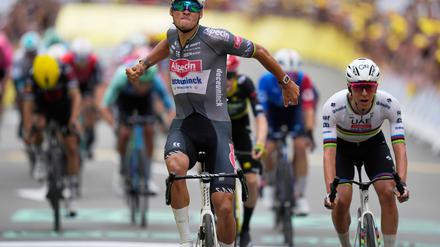 Mathieu van der Poel stürmt zum Sieg.