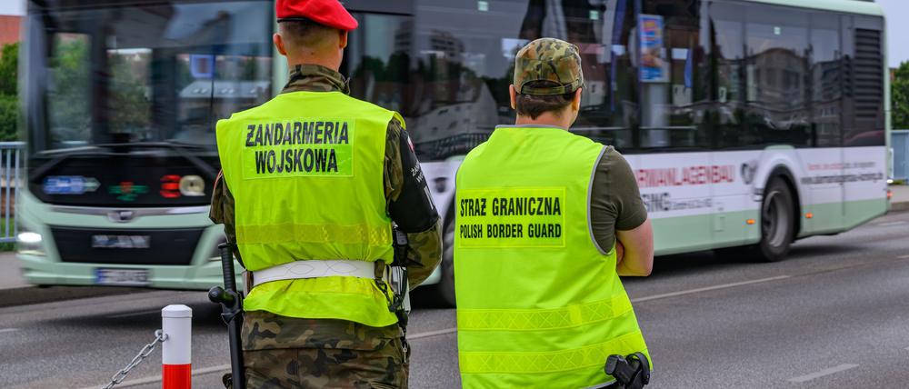 Der Verkehr in der Grenzregion läuft nach Angaben des Innenministeriums in Warschau reibungslos.