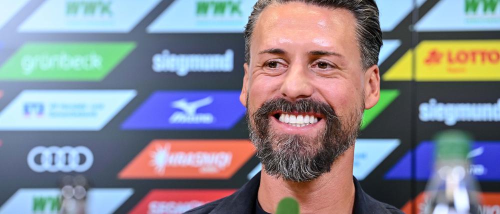 Sandro Wagner will seine erste Trainerstation in der Bundesliga demütig angehen.