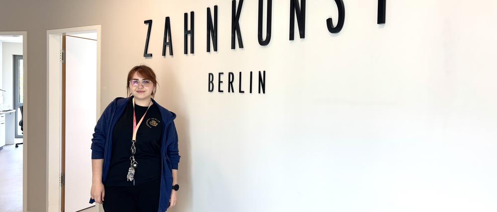 Folge 127 der Serie "Meine Lehre": Name: Kristina S. Alter: 21, Lehrjahr: 1. LJ., Betrieb: Zahnkunst Berlin, Ausbildung zur: ZahntechnikerinBild: Maria Bartel / HWK