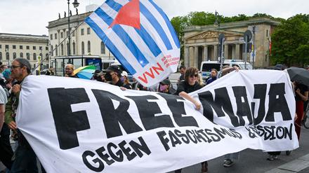 Eine Demonstration „Free Maja“ linker Gruppen fordert die Rückholung von Maja T. aus Ungarn.