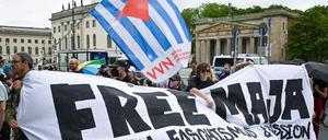 Eine Demonstration „Free Maja“ linker Gruppen fordert die Rückholung von Maja T. aus Ungarn.
