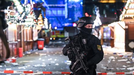 Der Täter war mit einem Auto über den Weihnachtsmarkt gerast. Sechs Menschen starben, Hunderte wurden verletzt. (Archivbild)