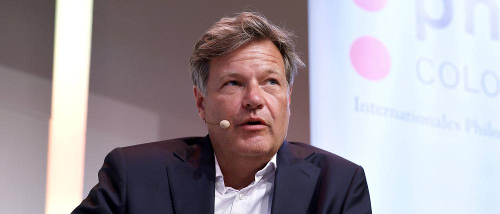 Robert Habeck (Grüne), ehemaliger Bundeswirtschaftsminister, spricht auf der Phil.Cologne (Archivbild).