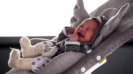 Schreit ein Baby oft und lange, ist das emotional oft sehr belastend. (Archivbild)